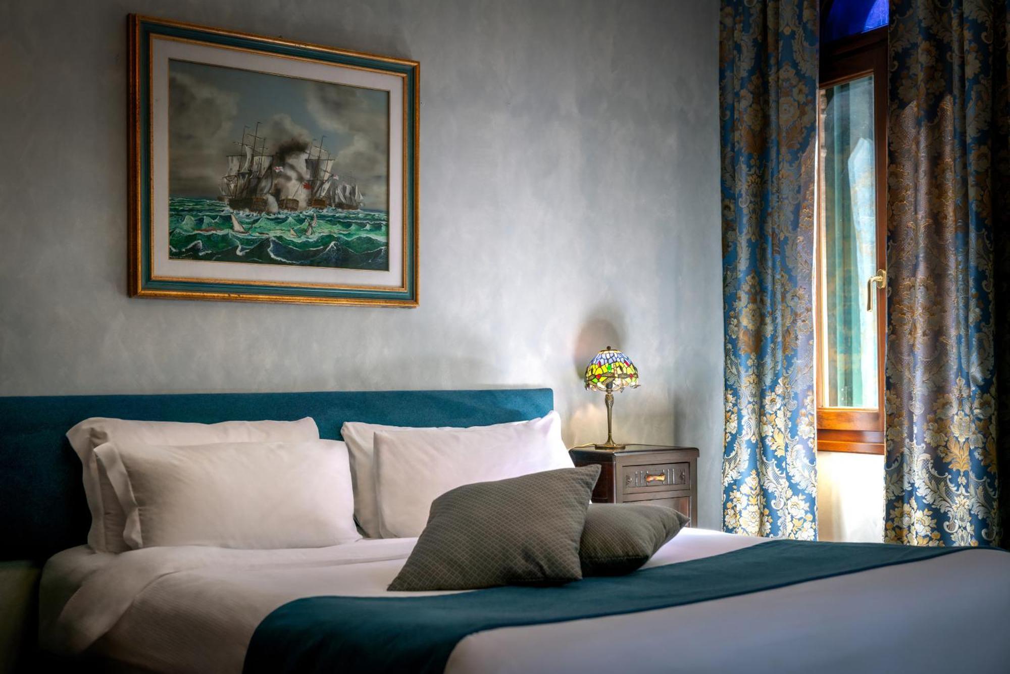 Palazzo San Luca Hotel Venice Exterior photo