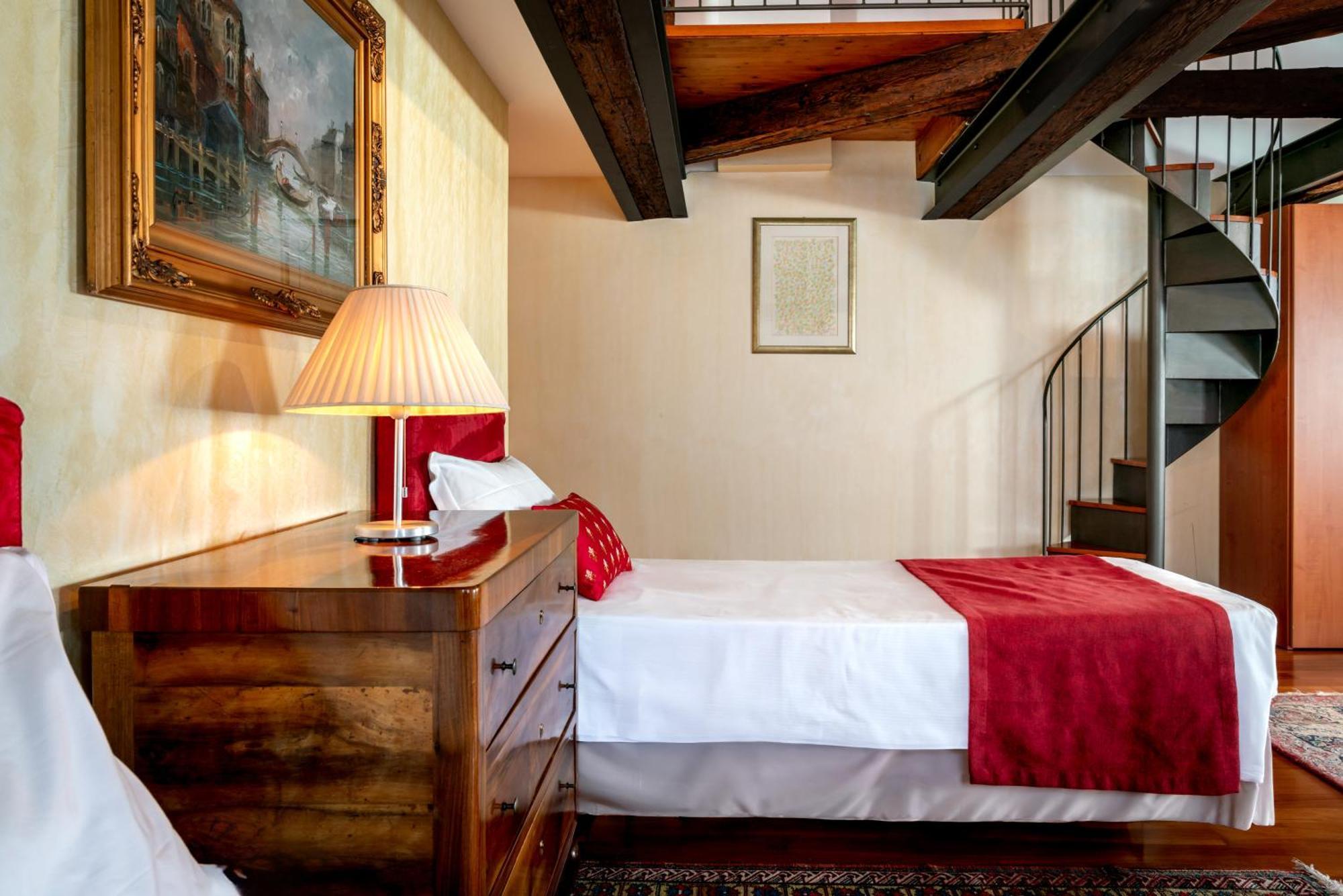 Palazzo San Luca Hotel Venice Room photo