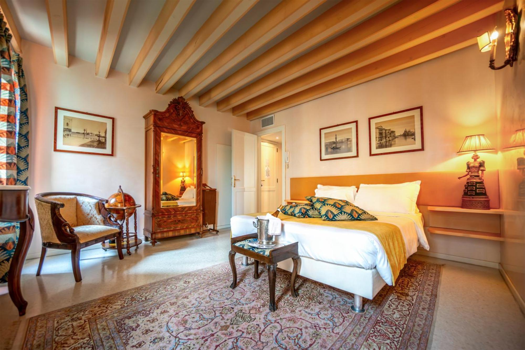 Palazzo San Luca Hotel Venice Room photo