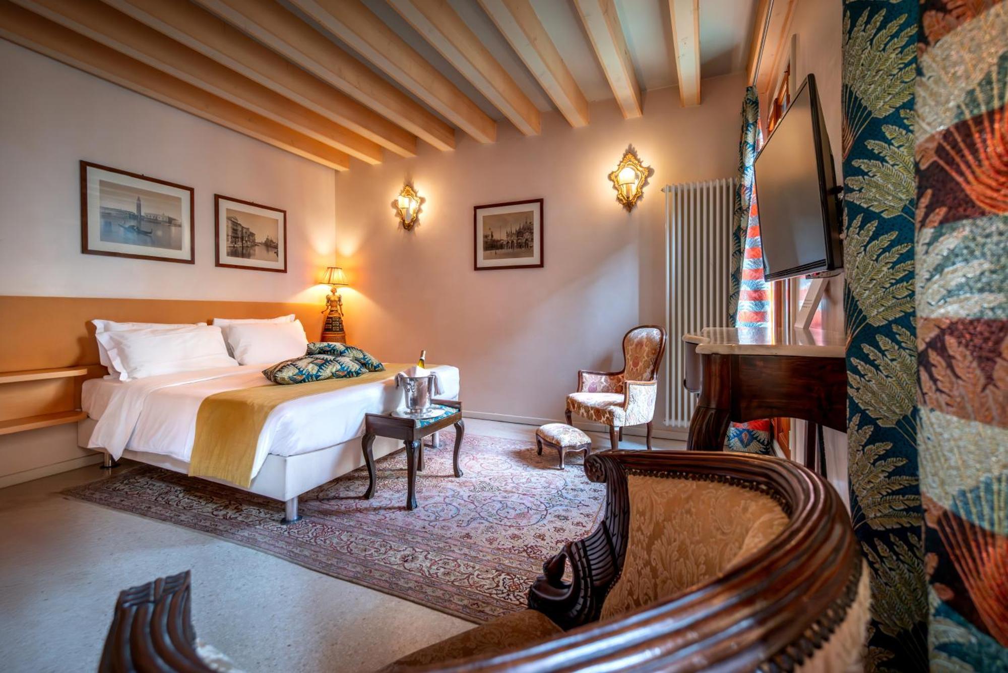 Palazzo San Luca Hotel Venice Room photo